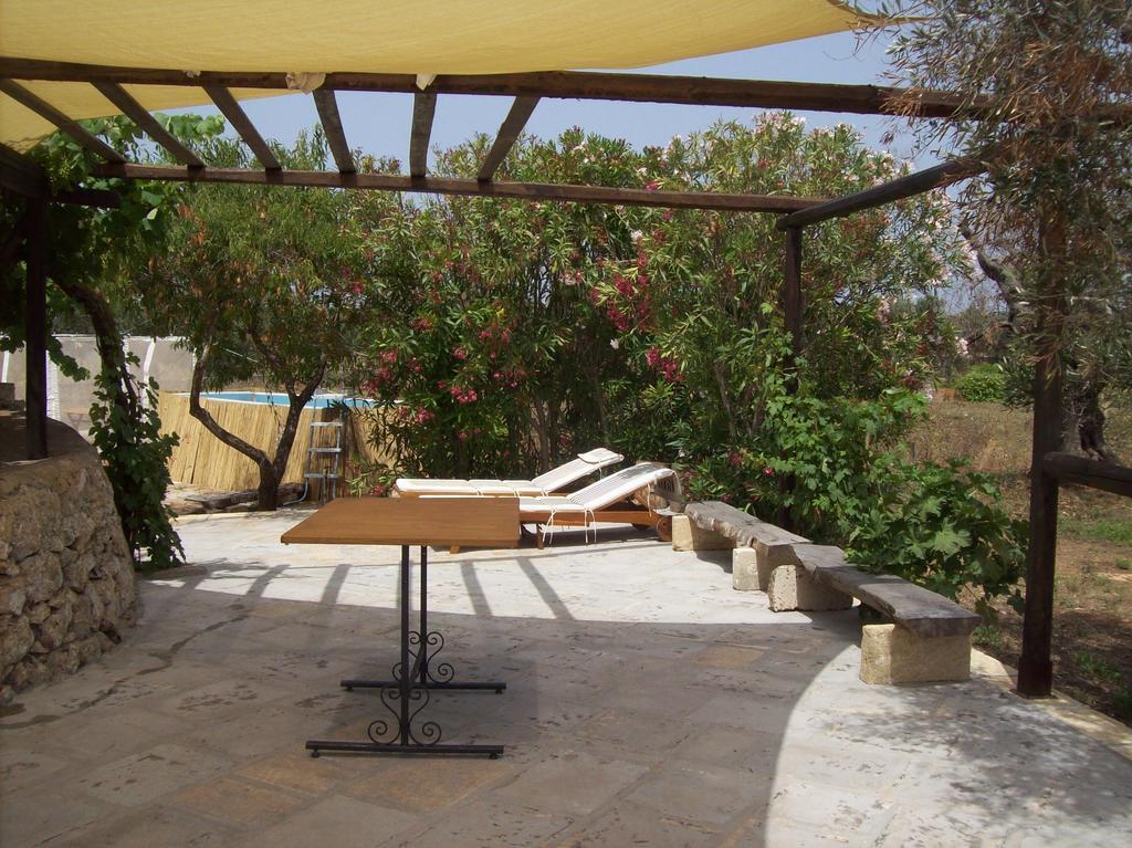 Trullo Contrada Stracca Guest House Алисте Екстериор снимка