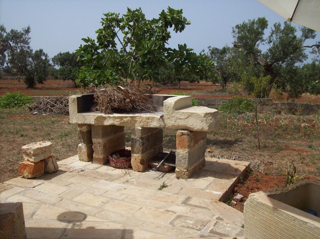 Trullo Contrada Stracca Guest House Алисте Екстериор снимка